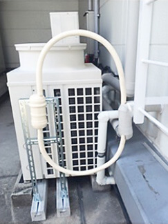 空調室外機への省エネ装置の設置完了写真